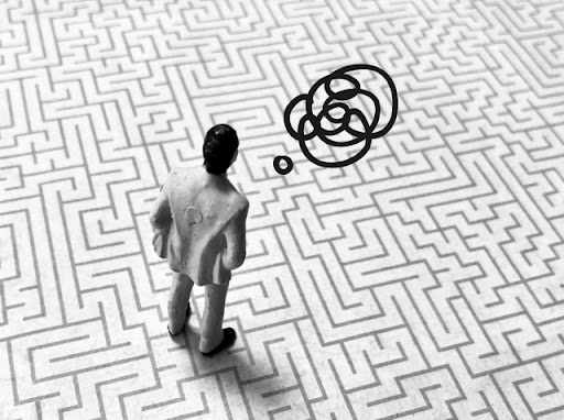 モヤモヤとする男性